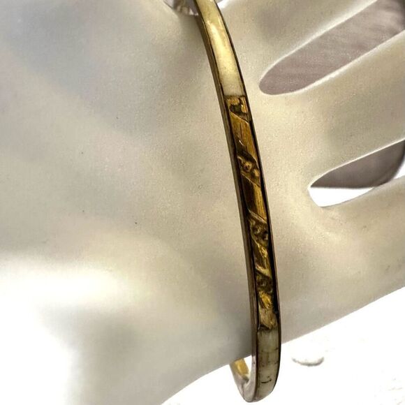 Brass and abalone thin bangle bracelet - Picture 4 of 9